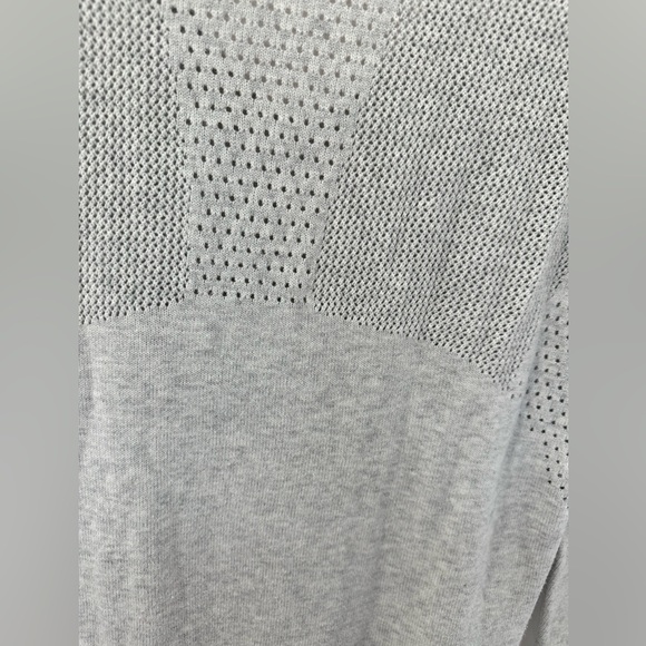 Lululemon Still Movement Sweater- light heathered- Long sleeve- EUC - Picture 6 of 8